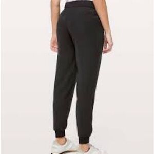 Perfect Lululemon Black On The Fly Athletic Workout Drawstring Jogger Pants Sz 6